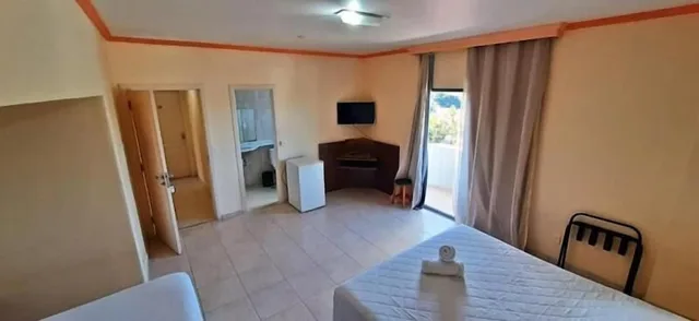 Standard, Quadruple, 1 Double and 3 Single Beds، Voa Canto Do Atlântico 7/10