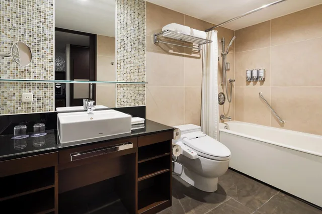 غرفة كلوب رباعية، Sheraton Grande Tokyo Bay Hotel 3/3