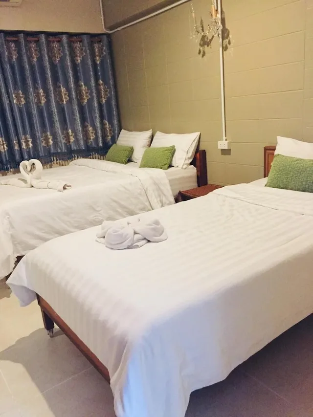 غرفة قياسية ثلاثية بسرير مزدوج وسرير فردي، Nett Hotel 1/1