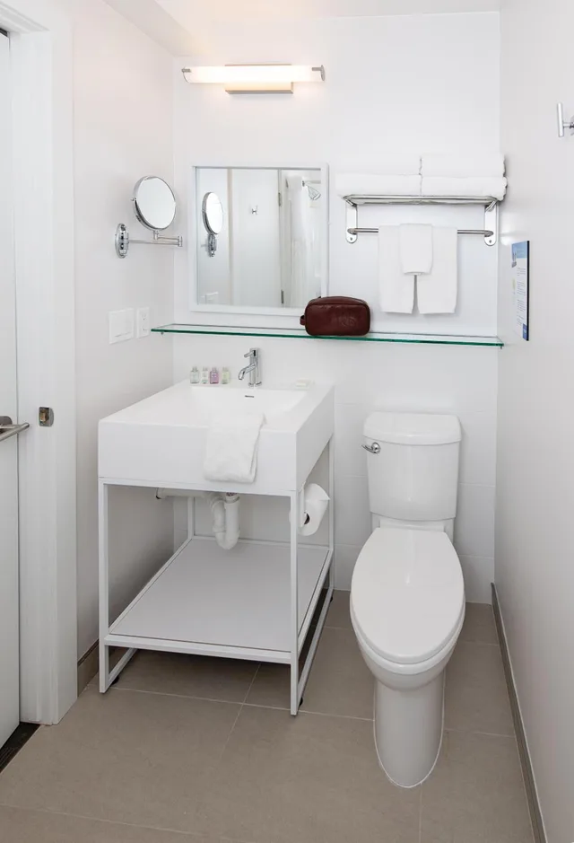 Coast, King Bed, Patio، Coast Canmore Hotel Conference Centre 4/5