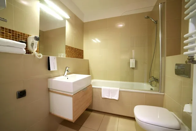 شقة بسريرين منفصلين بشرفة بمطبخ صغير، Golden Tulip Miedzyzdroje Residence 3/6