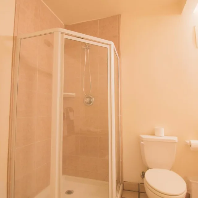 Suite, Queen Bed, Stagecoach Suites 2/3