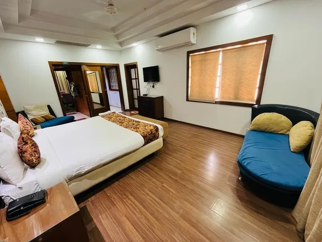 جناح شهر العسل بسرير كينج مع أريكة، Shankus Water Park and Resort 1/1