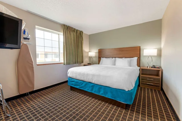 جناح بغرفة نوم واحدة مع أريكة، MainStay Suites Dubuque at Hwy 20 5/10
