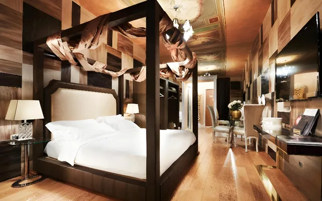 غرفة تنفيذية، LE REVE DE NAIM Rome 1/1