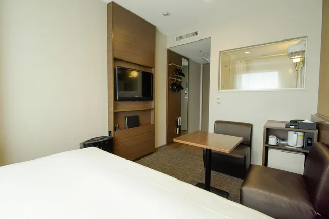غرفة بسرير مزدوج مع أريكة، Jr West Group Via Inn Okayama 1/7
