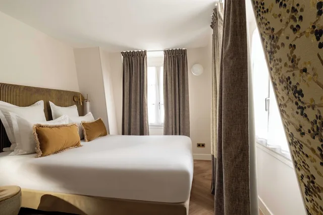 غرفة ثلاثية، Hotel D Espagne 4/10