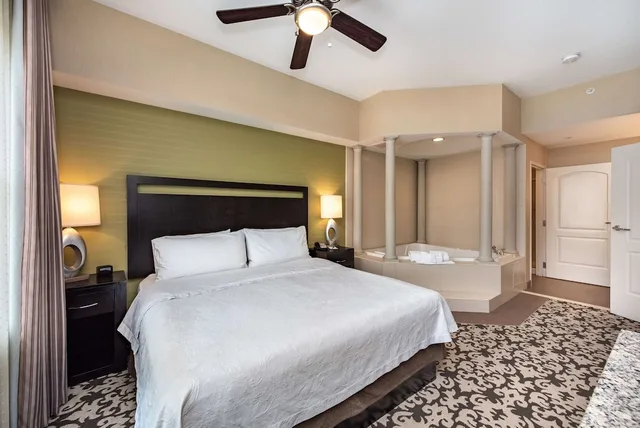 2 Bedrooms, Suite, King Bed, 2 Queen Beds, 2 Bathrooms, Jetted Tub، Homewood Suites by Hilton Oxnard/Camarillo 7/11