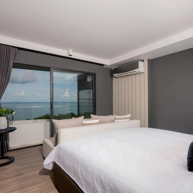 Ocean, Executive, Double Bed, Bayphere Hotel Pattaya JC 6/10
