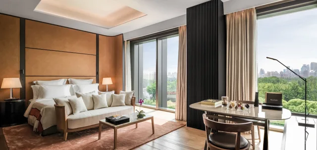 جناح ديلوكس بسرير كينج بإطلالة على النهر بغرفة نوم واحدة، The Bulgari Hotel Beijing 1/5