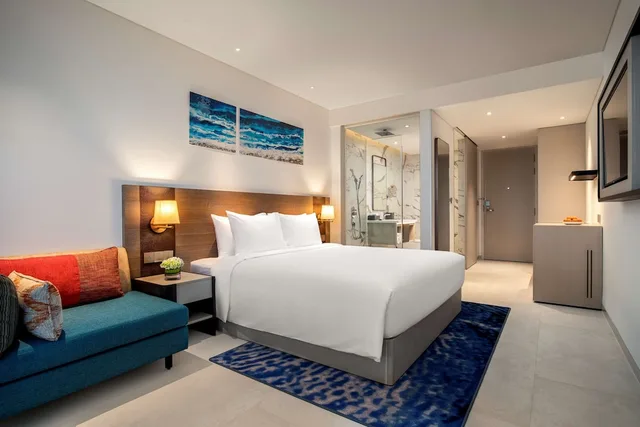 غرفة بريميوم بإطلالة على البحر، Radisson Hotel Danang 5/8