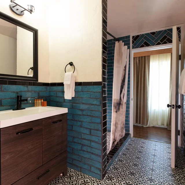 جناح تنفيذي، El Rancho Hotel 9/9