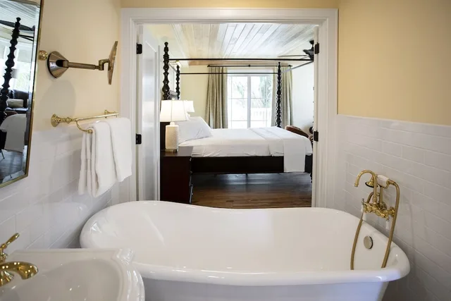 Luxury, King Bed, Ocean View, Adult Only, Grassy Flats Resort & Beach Club (ex Casa Del Sol Beach Resort) 6/9