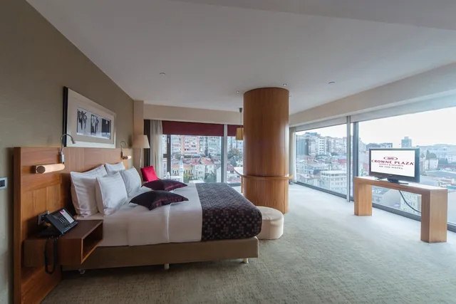 1 Bedroom, Suite, Single Bed, Crowne Plaza Istanbul Harbiye Hotel 2/10