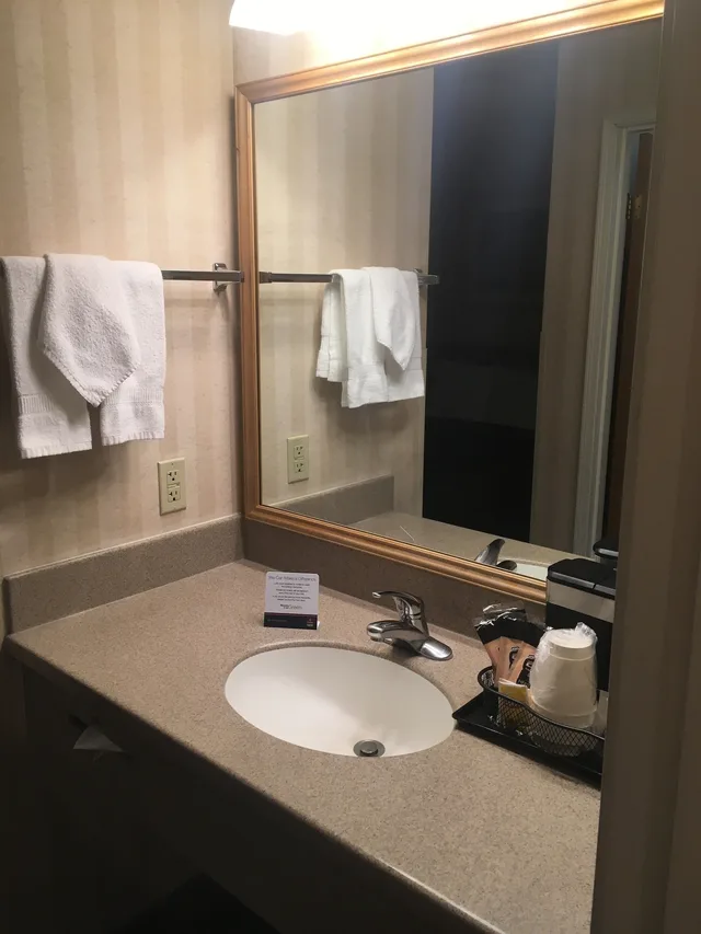 جناح كومفورت بسرير كينج مع أريكة، Clarion Suites Anchorage Downtown 6/9