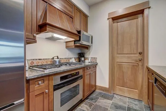 1 Bedroom, Condominium, Premier، Lone Eagle and Timbers Condominiums 3/3
