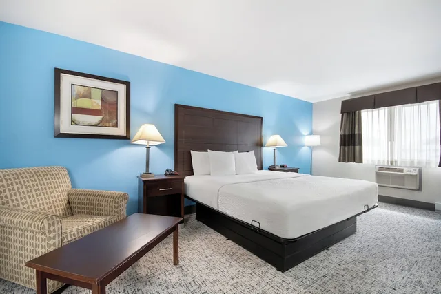 جناح استوديو بسرير كينج، Baymont By Wyndham Marinette 6/10