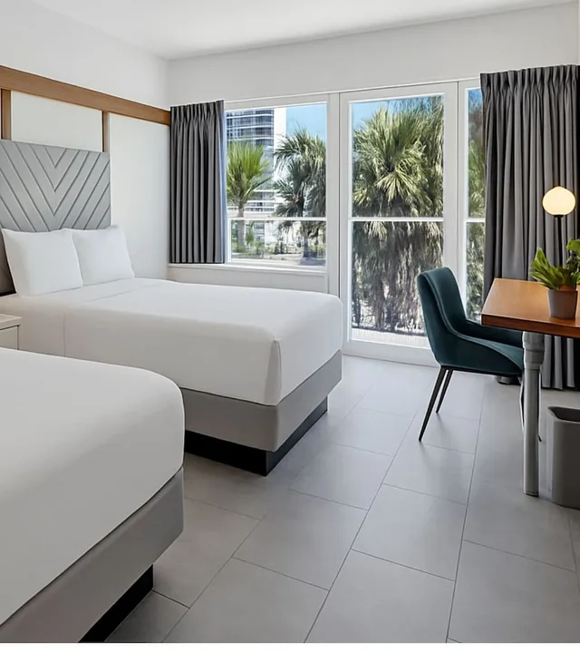 غرفة سوبيريور بسرير كوين وسرير كوين بشرفة، The Garden Hotel and Resort 6/10