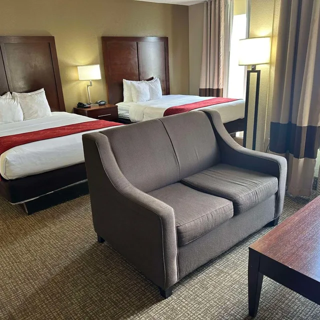 Studio, Suite, Queen Bed, Accessible, Comfort Suites Airport Charlotte, NC 2/3