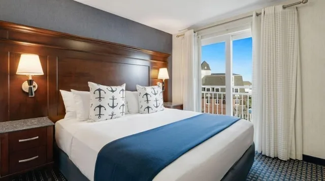 1 Bedroom, Suite, King Bed, Sofa, Suite Building، Newport Beach Hotel Suites 1/4