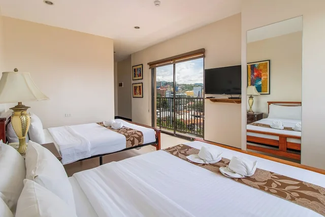 غرفة عائلية بسريرين مزدوجين، Main Hotel And Suites 3/4
