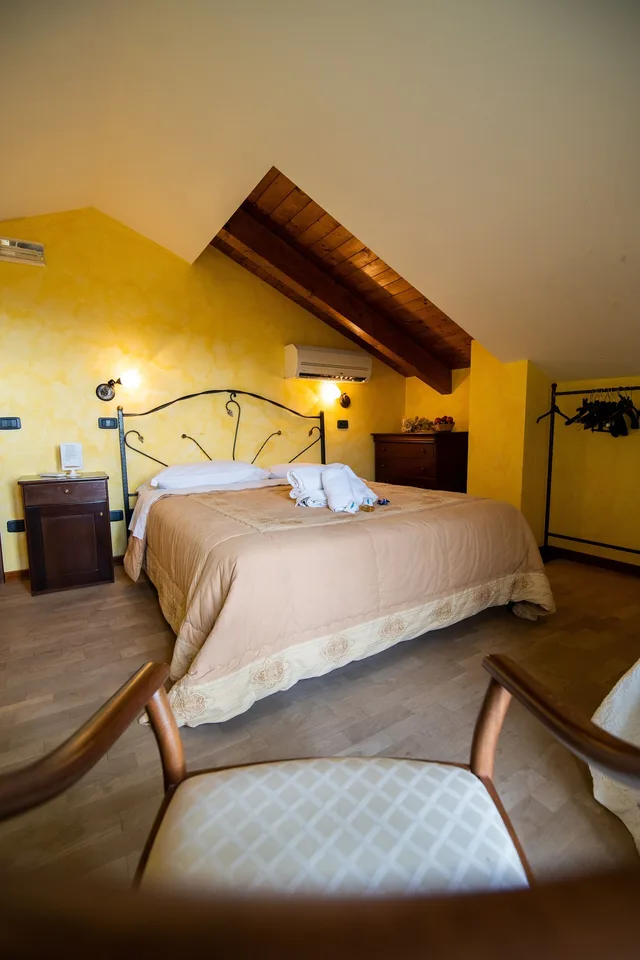 غرفة ثلاثية بسرير كوين وسرير فردي بإطلالة على البحر، Agriturismo San Basilio 6/10