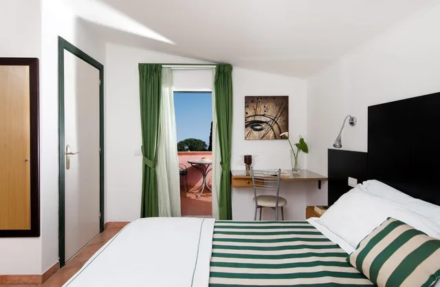 غرفة بسرير مزدوج بشرفة، Hotel La Pensione Svizzera 4/5