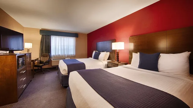 غرفة بسريرين كوين لذوي الإعاقة، Best Western Plus Brandywine Inn & Suites 1/3