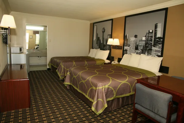 غرفة بسريرين مزدوجين للمدخنين، Super 8 By Wyndham Tyler Tx 1/2
