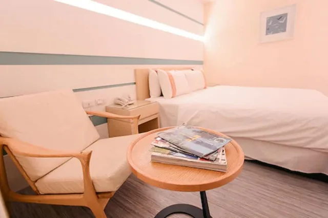 Standard, Double Bed, Kiwi Express Hotel - Kaohsiung Station 2/2