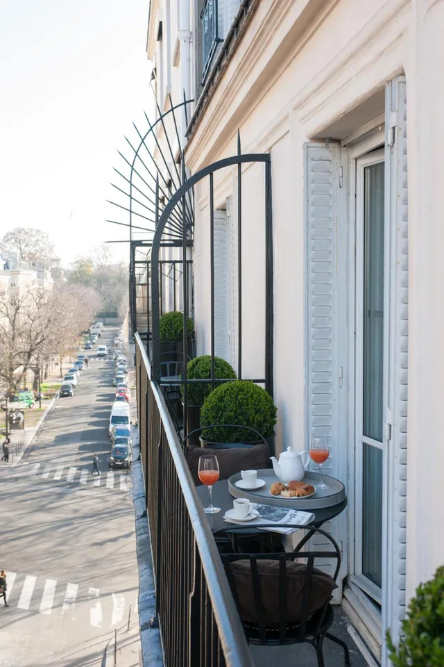 جناح جونيور بشرفة، Mathis Elysees Matignon 8/8