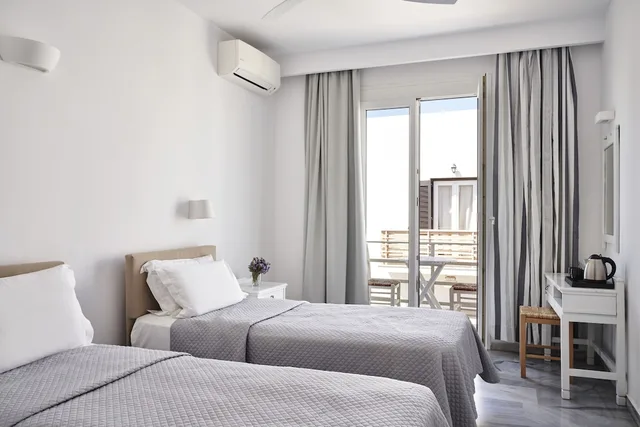 غرفة سوبيريور بإطلالة جزئية على البحر، Polos Hotel Paros 2/10
