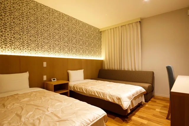 غرفة ثلاثية، Hotel Hanakomichi 1/1