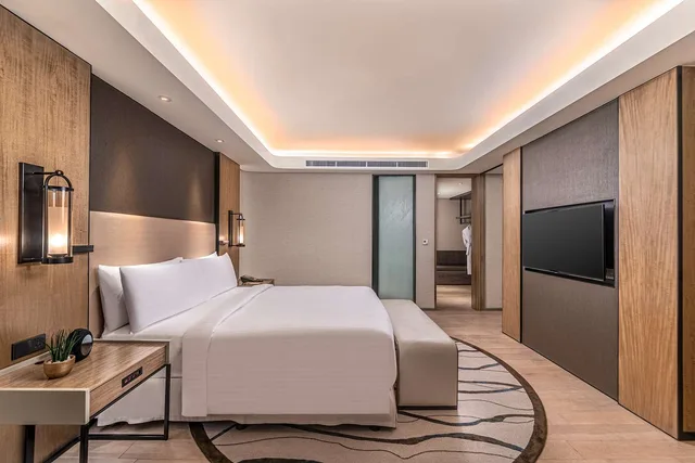 Premier, Suite, King Bed, Bay View, Lounge Access، Conrad Manila 2/4