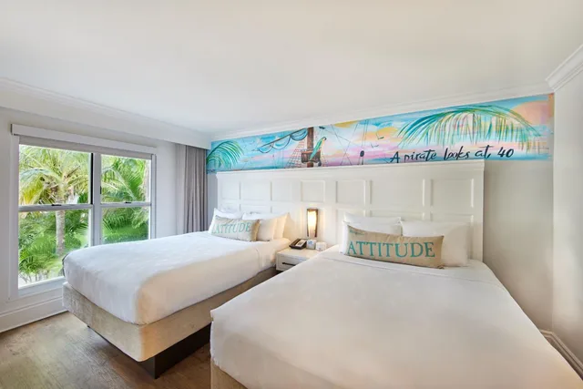 جناح بسريرين كوين مع أريكة، Margaritaville Beach House Key West 3/5