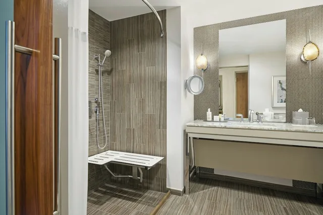 غرفة بسرير كينج بإطلالة، JW MARRIOTT AUSTIN 10/10
