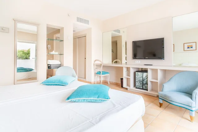 غرفة سوبيريور بسريرين منفصلين بإطلالة على البحر بشرفة، Hotel Cala d Or - Adults Only 5/10