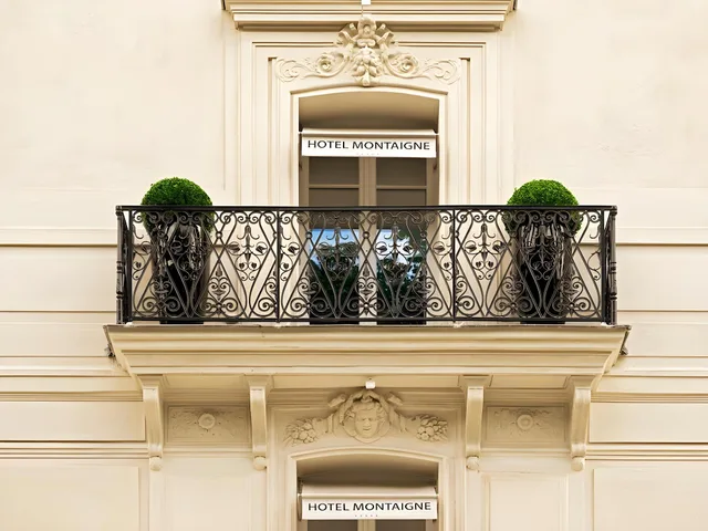 جناح بإطلالة على المدينة بشرفة، Hotel Montaigne 1/1