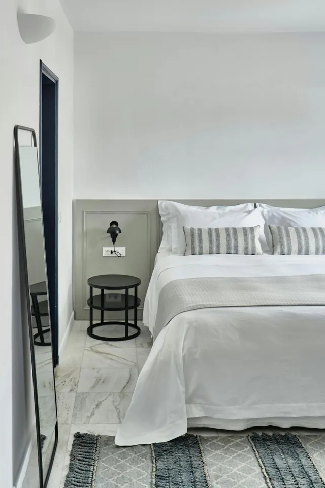 Athenian, 2 Bedrooms, Suite, Inland View, Balcony، Vedema A Luxury Collection Resort Santorini 5/7