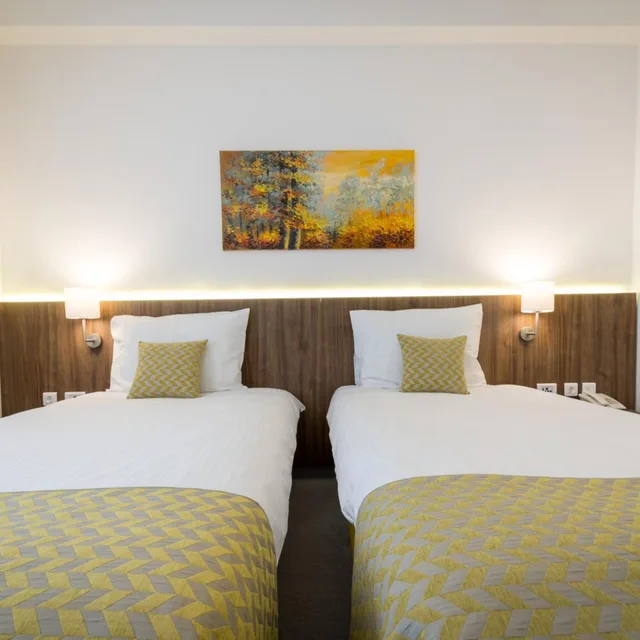 غرفة بسريرين منفصلين، Garden Hill 5/10