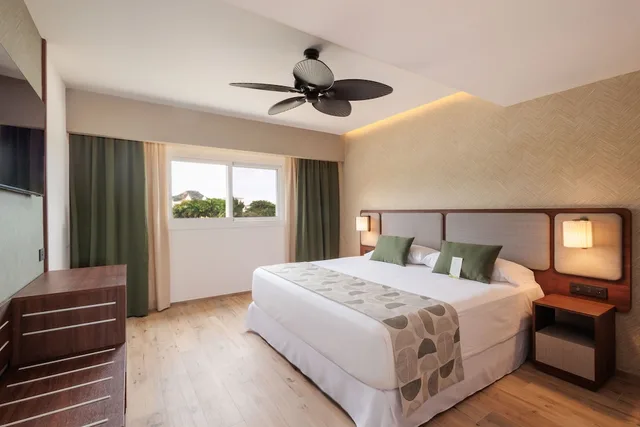 غرفة سوبيريور عائلية بسريرين كوين بغرفتي نوم، RIU Guanacaste All Inclusive 2/7