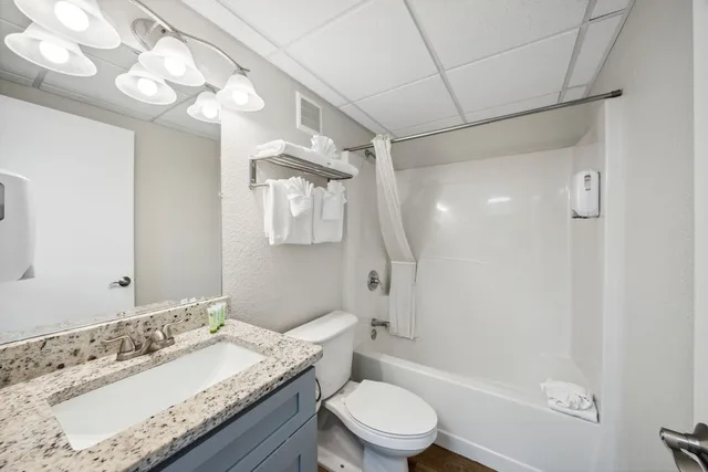 Walkout, Premier, Suite, 2 Queen Beds, Beach Front, Kitchen، Sugar Sands Inn And Suites Panama City Beach 8/9