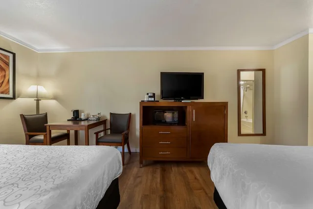 غرفة قياسية بسريرين كوين، Best Western Plus Northwoods Inn 9/10