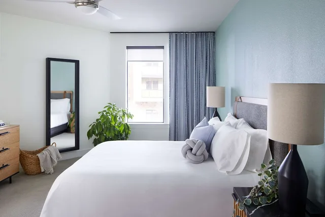 شقة بسريرين كوين بغرفتي نوم بمطبخ، Sentral East Austin 1614 1/1