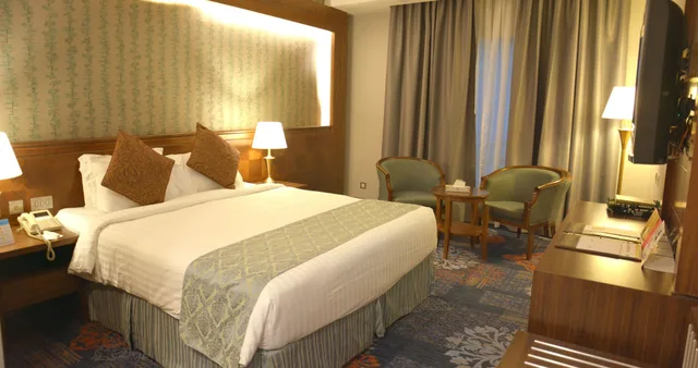 3 Bedrooms, Suite, 1 Double and 4 Single Beds, City View، فندق مادن(Maden Hotel) 3/5