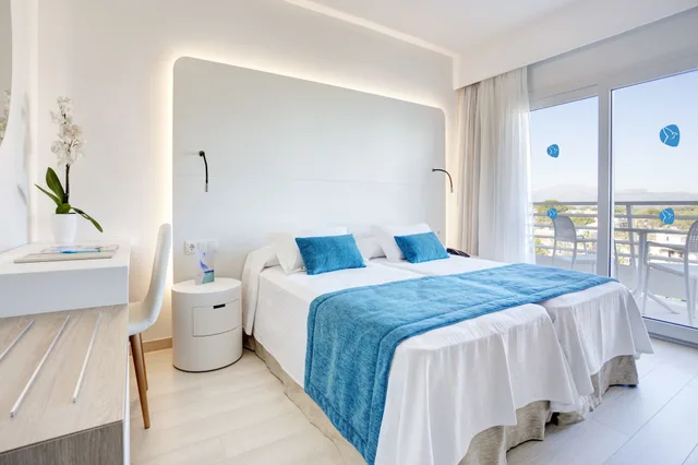 غرفة بسرير مزدوج بشرفة، Grupotel Farrutx 2/3