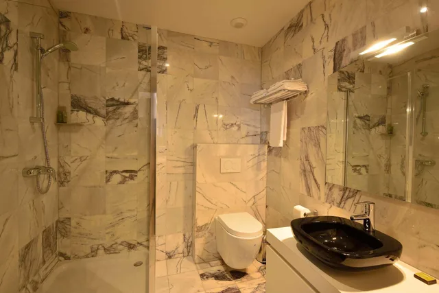 غرفة تنفيذية، Hotel Retro 4/6