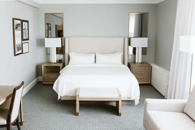 غرفة تنفيذية بسرير كينج، Seaview Hotel 1/3