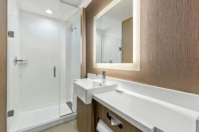 جناح بسرير كينج مع سرير سحّاب إضافي مع أريكة، SpringHill Suites by Marriott Columbus West 6/7
