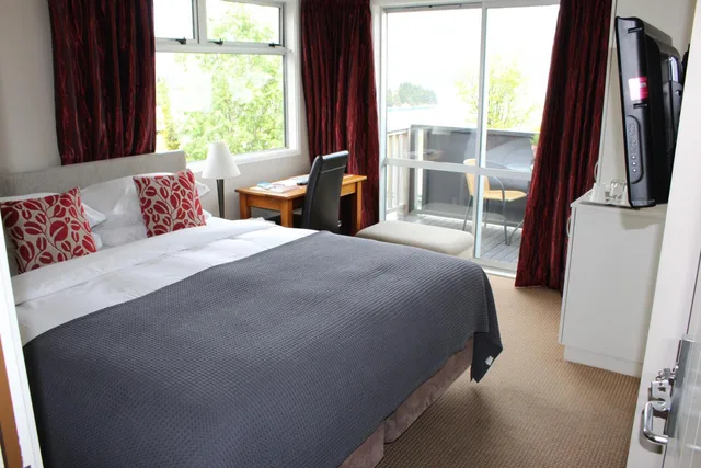 غرفة بسرير مزدوج أو سريرين منفصلين، Chalet Queenstown 1/3